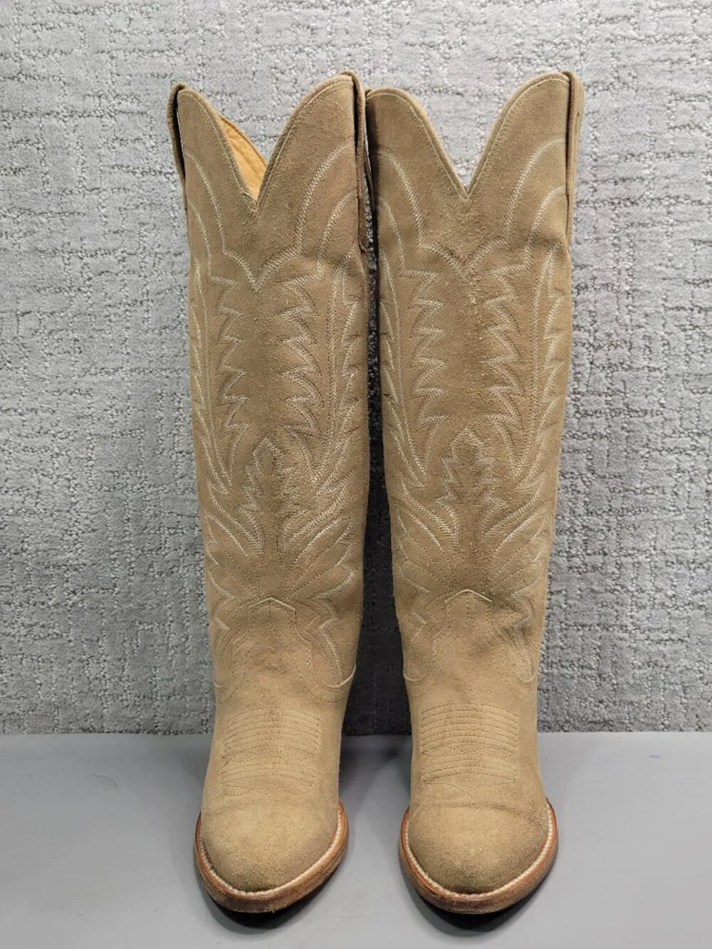 Tecovas The Abby Women's Size US 5B Driftwood Suede Cowgirl Boots.